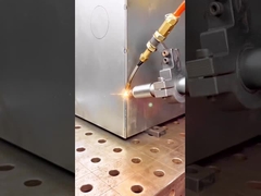 산업용 로봇은 자동 CNC 섬유 레이져 용접기 장비 1000W 2000W 3000W를 무장시킵니다